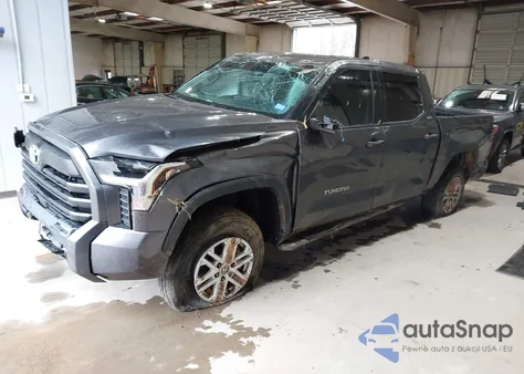 2022 Toyota Tundra Sr5 z USA, uszkodzony, nr VIN 5TFLA5DB0NX014109